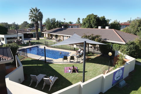 Jacaranda Motel And Holiday Units - Accommodation Cairns 0
