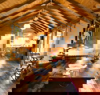 Mavis's Kitchen and Cabins