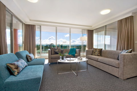 Pacific Suites Canberra - Accommodation Cairns 2