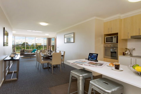 Pacific Suites Canberra - Accommodation Cairns 4