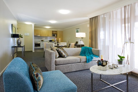 Pacific Suites Canberra - Accommodation Cairns 5