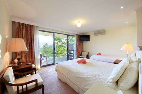 Queens Cottage - Accommodation Cairns 0
