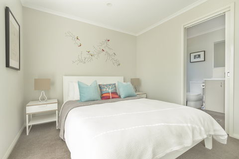 Serpentine Falls Tourist Village - Accommodation Cairns 1