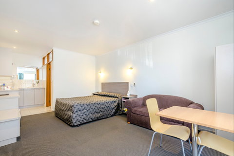 Werribee Motel & Apartments - Accommodation Cairns 1