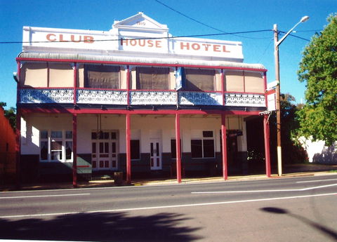 Club House Hotel - Accommodation Cairns 0