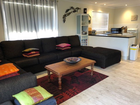 Flutterby's Beach Retreat Preston Beach - Accommodation Cairns 0