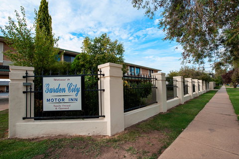 Garden City Motor Inn - Accommodation Cairns 0