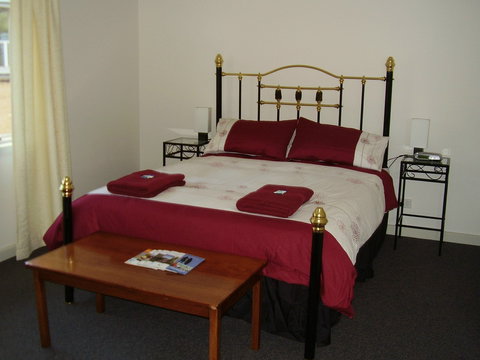 Hooked Inn Cottages - Accommodation Cairns 2