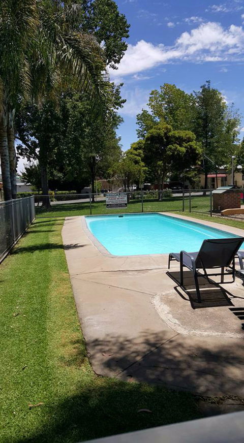 Young Caravan Tourist Park - Accommodation Cairns 1