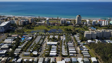 Alex Beach Cabins And Tourist Park - Accommodation Cairns 0