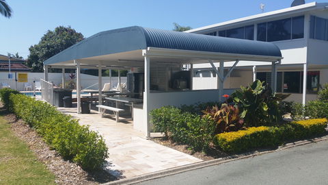 Alex Beach Cabins And Tourist Park - Accommodation Cairns 1