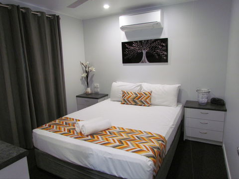 Alex Beach Cabins And Tourist Park - Accommodation Cairns 2