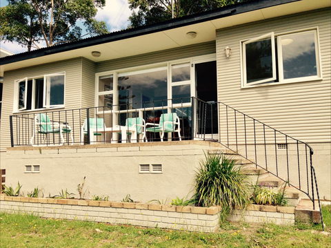 Cosy Seaside Cottage - Accommodation Cairns 0