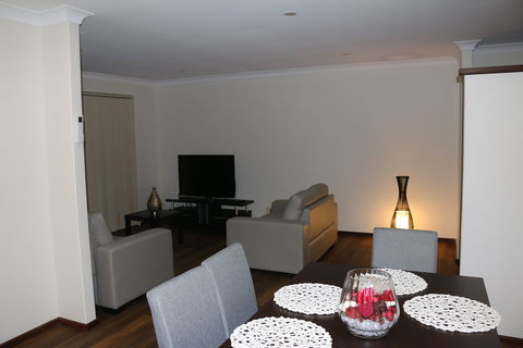 CozyStay At Dunstan - Accommodation Cairns 1