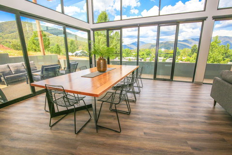 Glass House - Accommodation Cairns 1