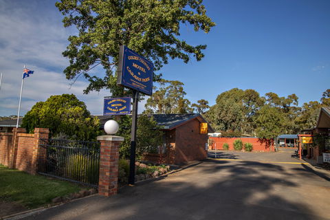 Golden Country Motel And Caravan Park - Accommodation Cairns 0