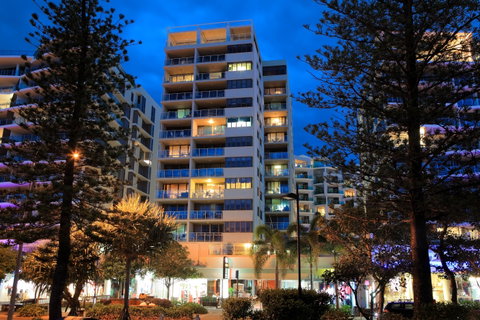 Pacific Beach Resort - Accommodation Cairns 1