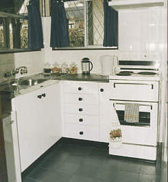 Elizabeths Manor - Accommodation Cairns 2