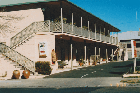 New England Motor Inn - Accommodation Cairns