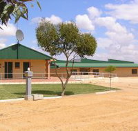 Tressie's Museum and Caravan Park - Accommodation Cairns