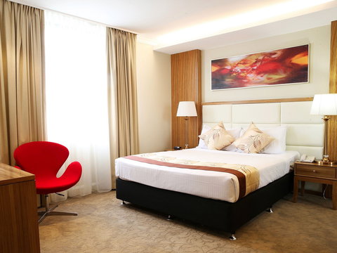 Best Western Plus Hotel Diana - Accommodation Cairns 1