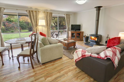 Brookfield Guesthouse - Accommodation Cairns 2