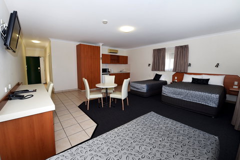 Carriers Arms Hotel Motel - Accommodation Cairns 2