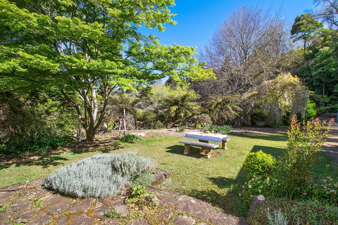 Gowan Ross Cottage - Accommodation Cairns 0
