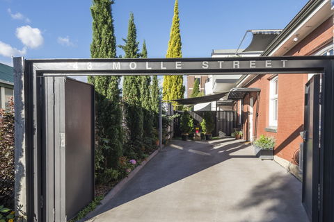 Hobart Cityscape Apartment 4 Studio - Accommodation Cairns 0