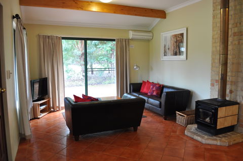 Karri Valley Chalets - Accommodation Cairns 1