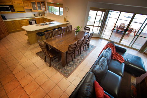 Limestone Ridge - Holiday House - Accommodation Cairns 2