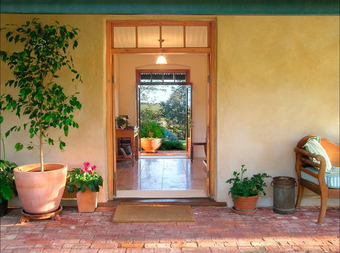 Seppeltsfield Vineyard Cottage - Accommodation Cairns 1