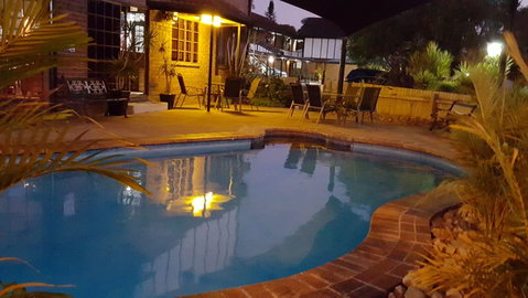 Shakespeare Motel - Accommodation Cairns 2