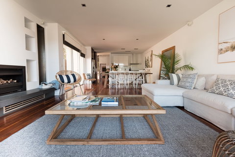 Spinnakers Waterfront - Accommodation Cairns 0