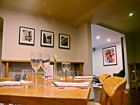 The Waverley International Hotel - Accommodation Cairns 2