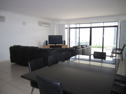 The Waterfront Starfish - Accommodation Cairns 0
