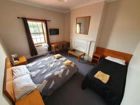 Victoria Hotel Port McDonnell - Accommodation Cairns 1