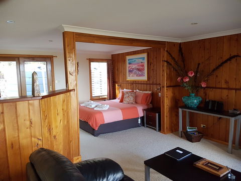 Bed In The Treetops - Accommodation Cairns 1