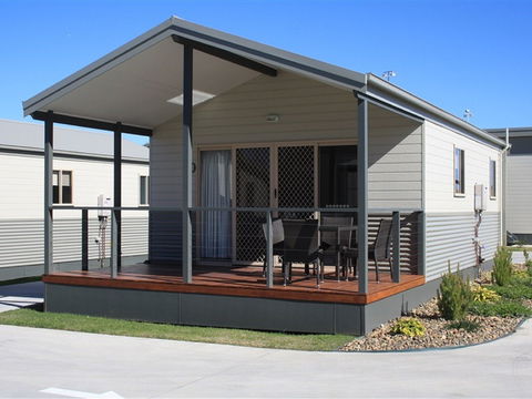 Bowlo Holiday Cabins - Accommodation Cairns 0
