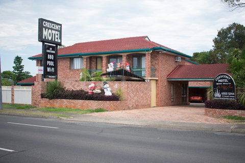 Crescent Motel - Accommodation Cairns 0