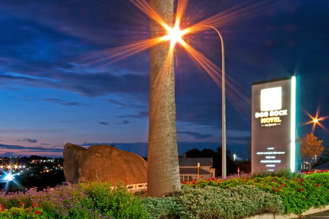 Dog Rock Motel - Accommodation Cairns 0