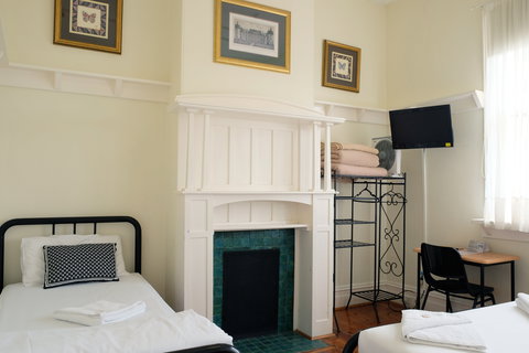 Hotel Claremont Guest House - Accommodation Cairns 2