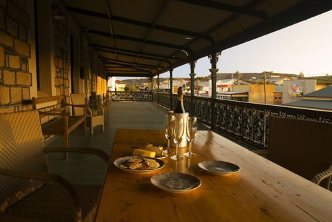 Imperial Fine Accommodation - Accommodation Cairns 2