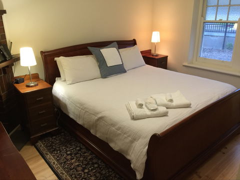 MacDonnell House, Naracoorte - Accommodation Cairns 1