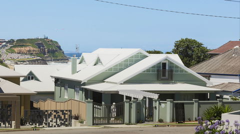 Merewether Beach House B And B - Accommodation Cairns 0