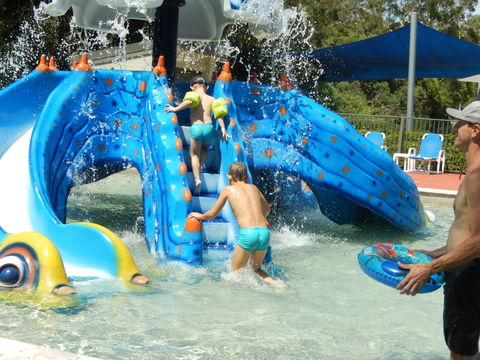 Middle Rock Holiday Resort - Accommodation Cairns 1
