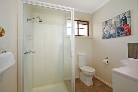 Oak Cottage - Tudor Village - Accommodation Cairns 1