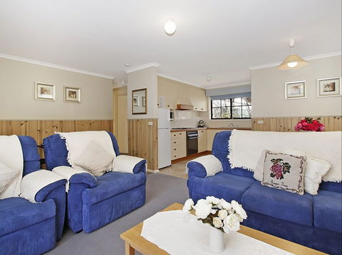 Oak Cottage - Tudor Village - Accommodation Cairns 2