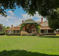 Petersons Guesthouse and Winery - Accommodation Cairns