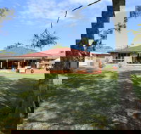 Ray of Sunshine-Waterfront Reserve - Accommodation Cairns